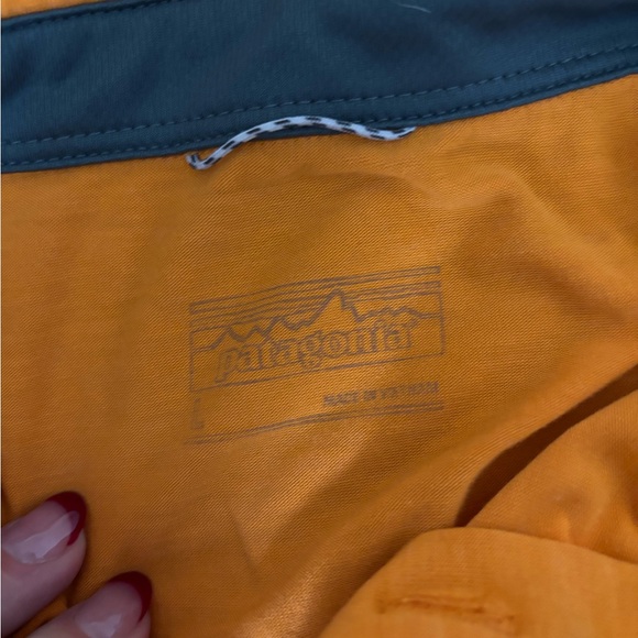 Men's Patagonia Polo - Picture 2 of 2